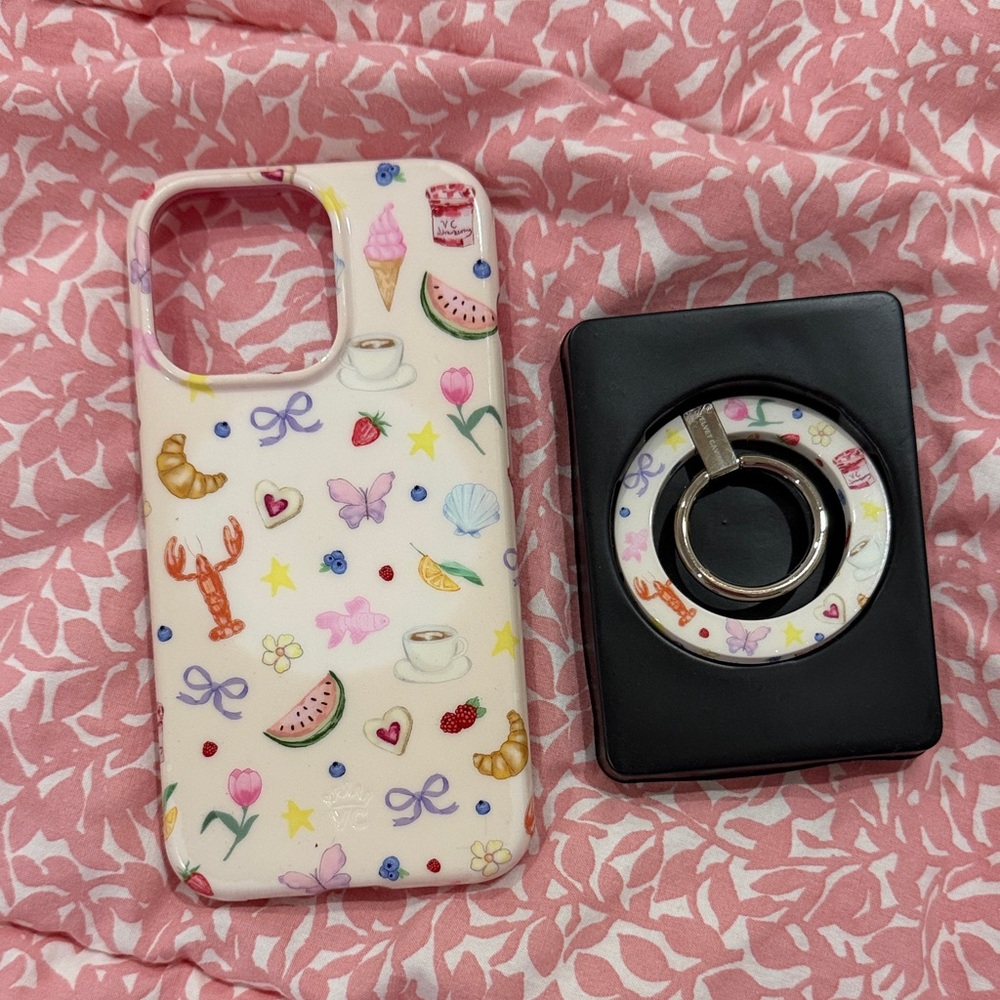 Velvet Caviar 13 Pro Case with mag safe key ring.